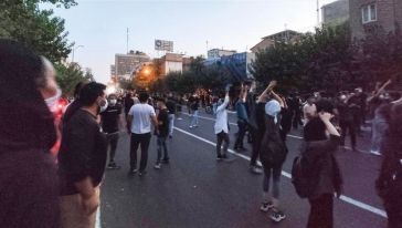 İran'da Mahsa Emini Protestoları Devam Ediyor