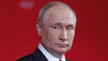 Putin, Eş Cinselliği 'Yıkıcı Değerler' Kategorisine Aldı