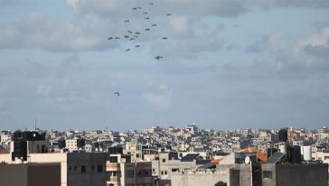 Havadan Atılan Yardım Kutuları 5 Filistinliyi Öldürdü!